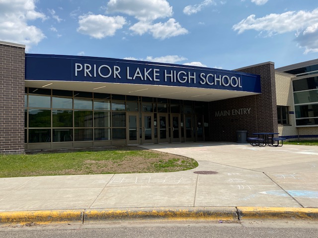State requiring Prior Lake High School to participate in free lunch program