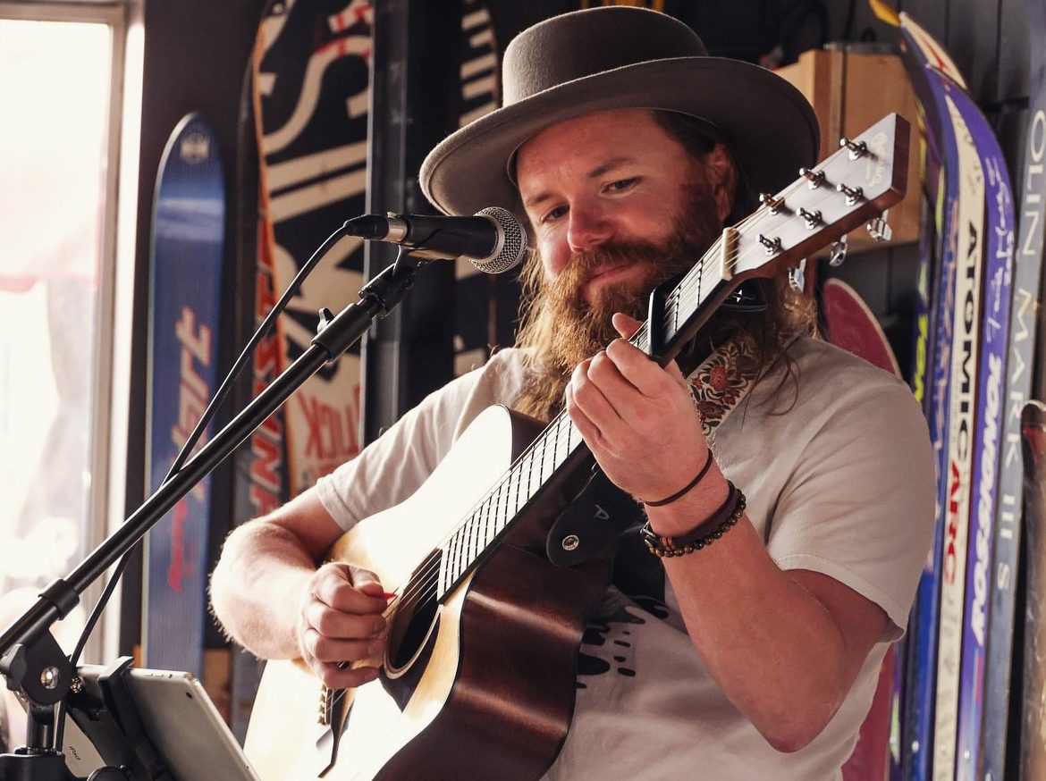 Prior Lake native Tony Sammis shares his talent and love for music with live audiences.